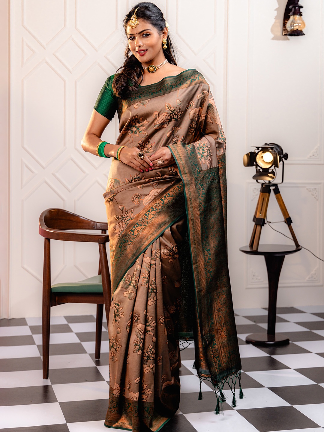 

MIMOSA Woven Design Zari Art Silk Kanjeevaram Saree, Peach