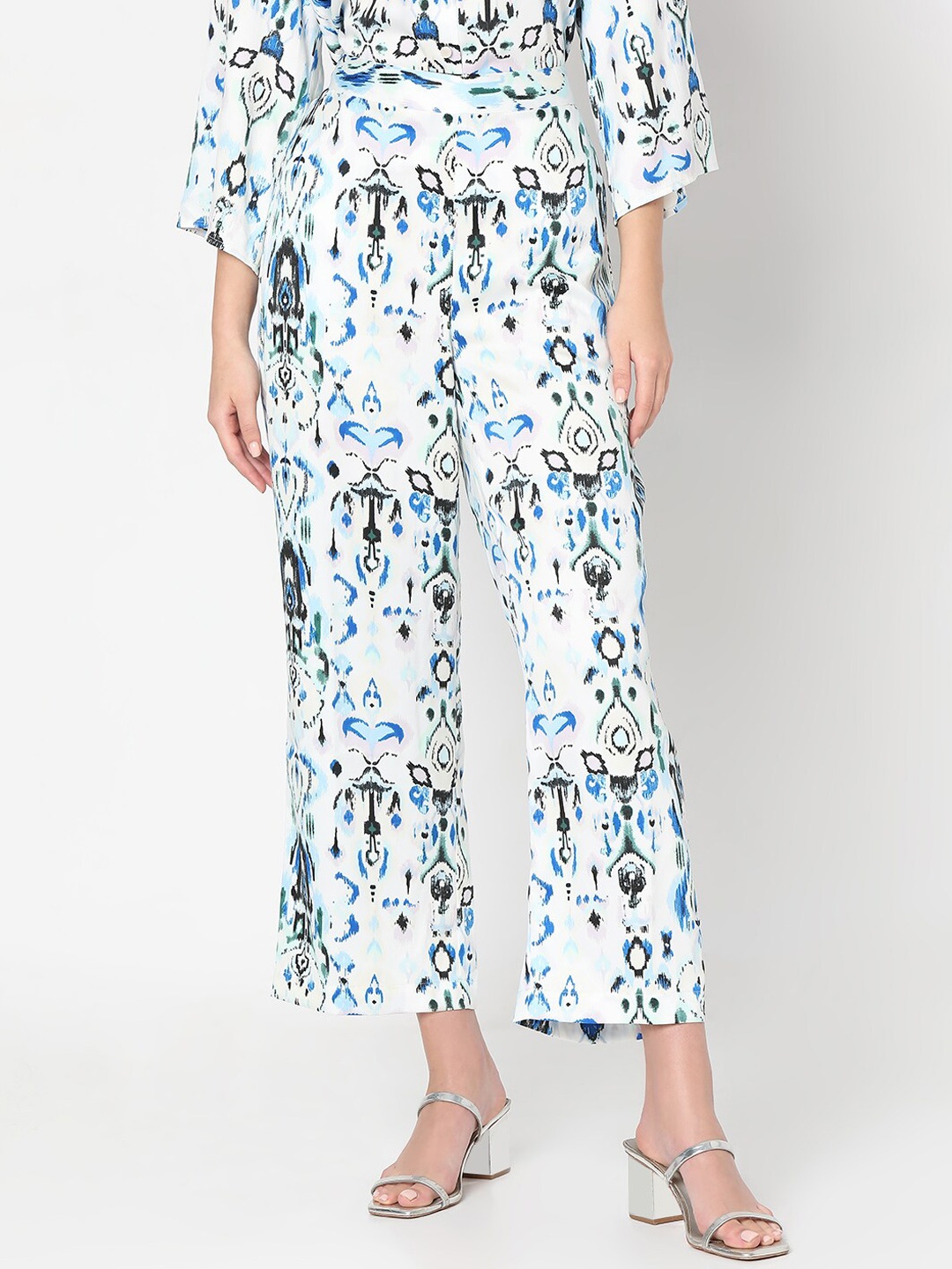 

Vero Moda Women Floral Printed Straight Fit High-Rise Trousers, White