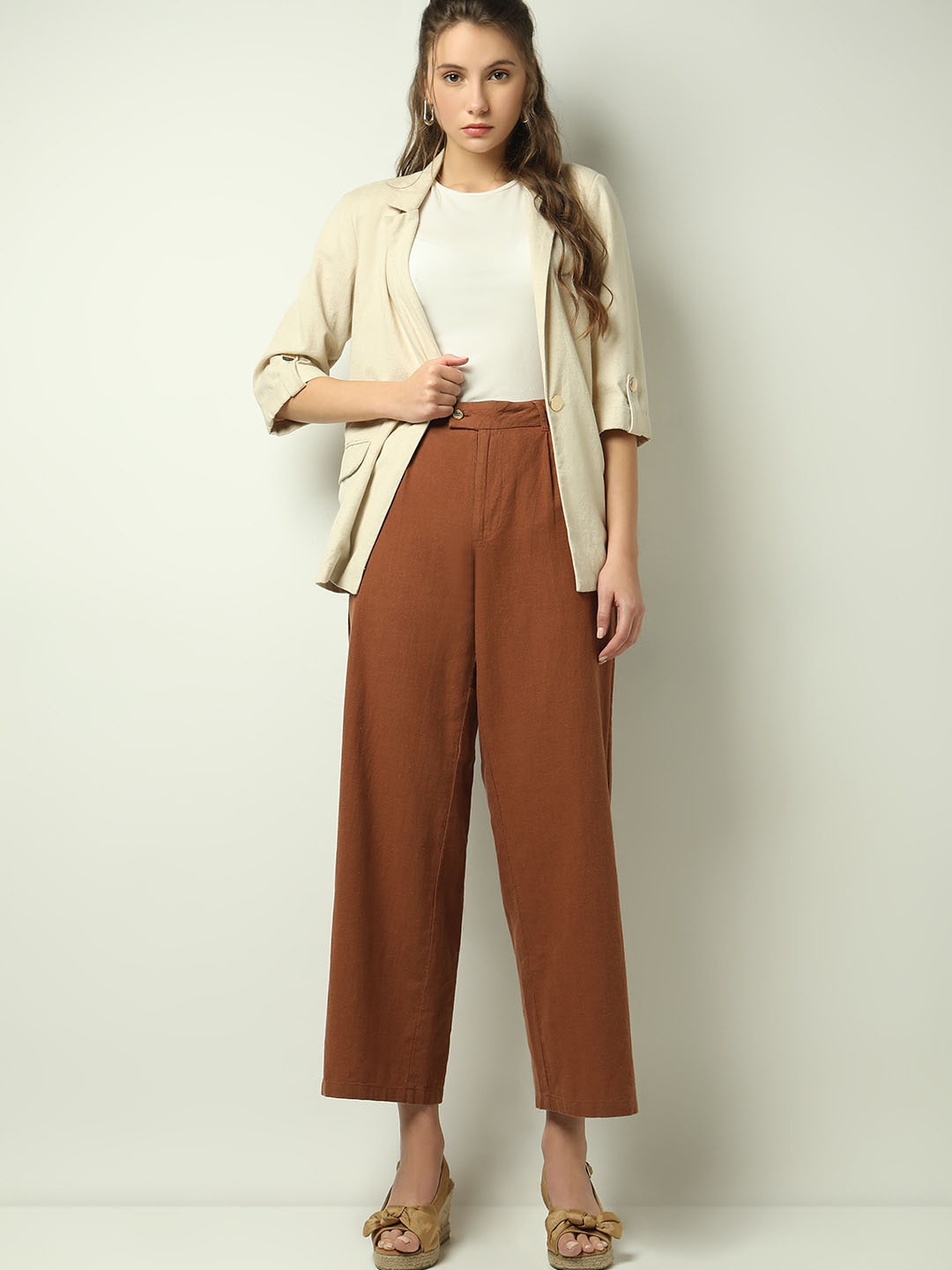 

Vero Moda Women Straight Fit High-Rise Pleated Linen Trousers, Brown