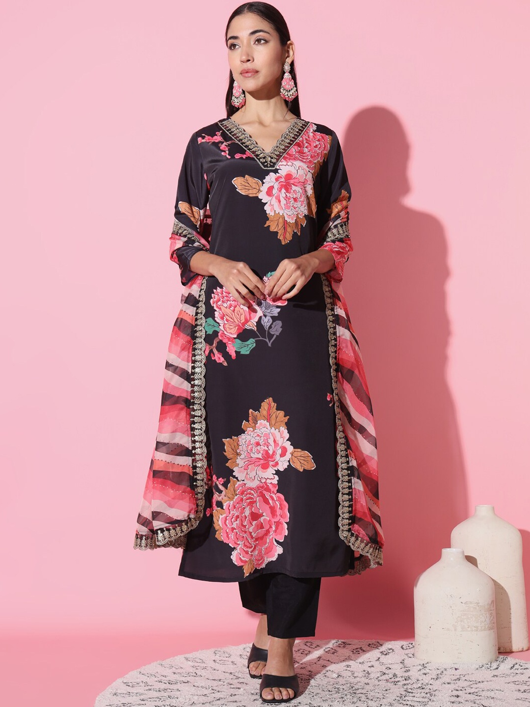 

THE52 Floral Printed Sequinned V-Neck Straight Kurta With Trousers & Dupatta, Black