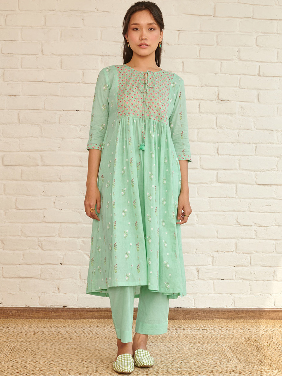 

Prakriti Jaipur Floral Printed Tie-Up Neck Empire Kurta with Trouser, Blue