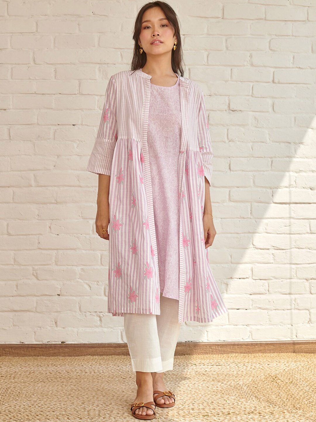 

Prakriti Jaipur Floral Printed Round Neck A-Line Kurta with Trouser & Jacket, Peach