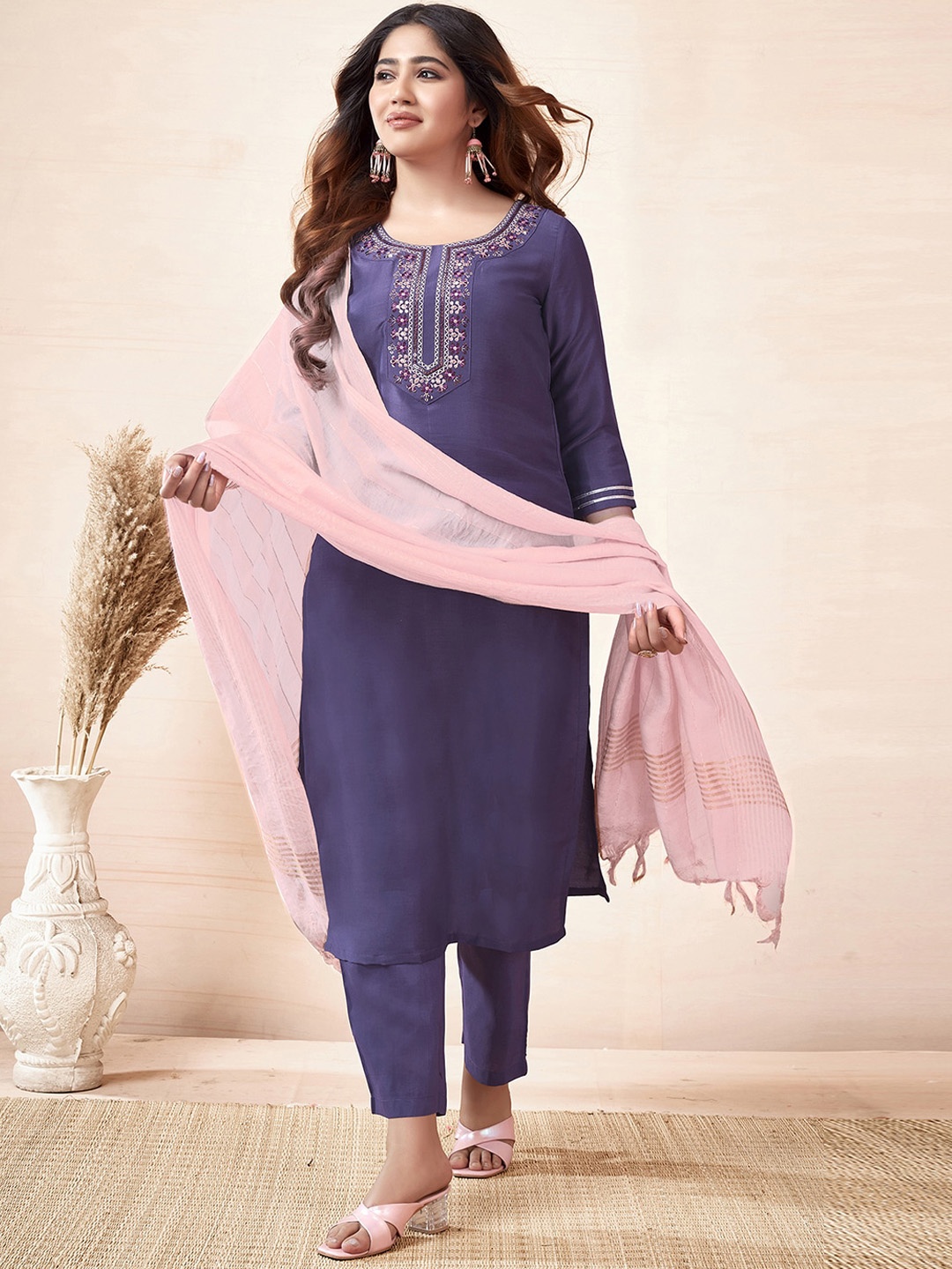 

KALINI Floral Yoke Design Regular Sequinned Straight Kurta with Trouser & Dupatta, Purple