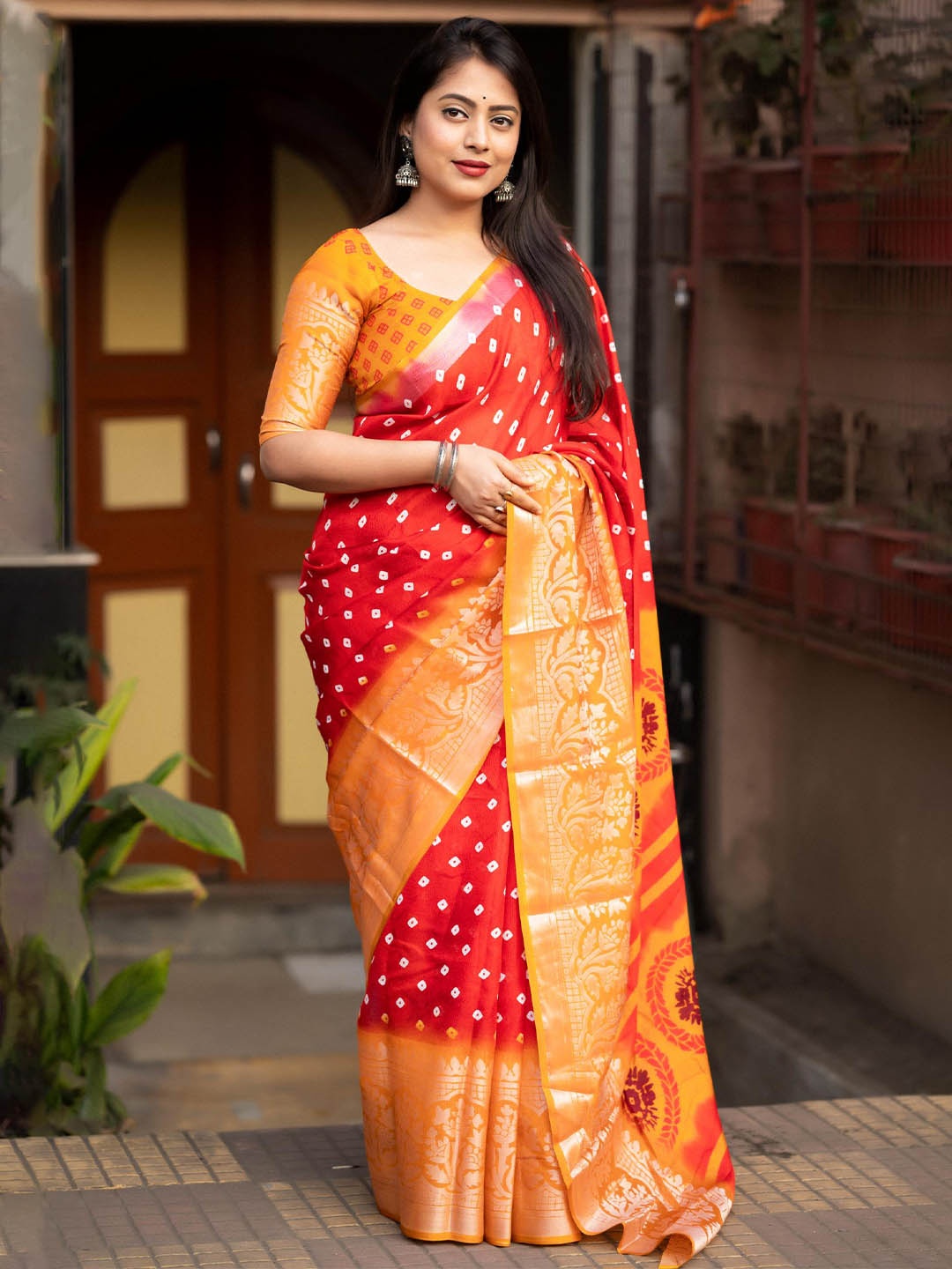 

Ekasya Bandhani Printed Art Silk Saree, Red