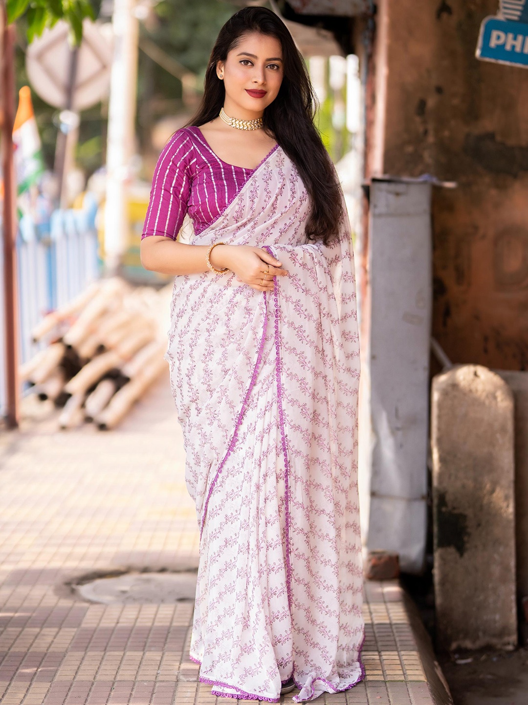 

Ekasya Floral Printed Gotta Patti Saree, Pink