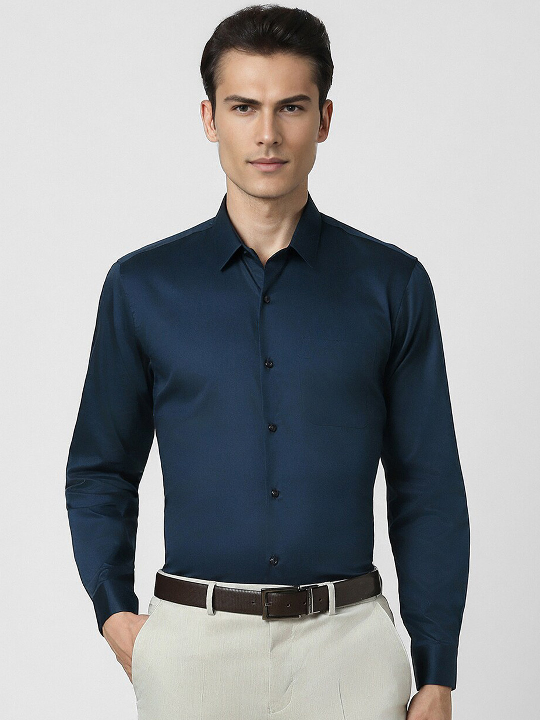 

Peter England Spread Collar Long Sleeves Cotton Regular Fit Formal Shirt, Navy blue