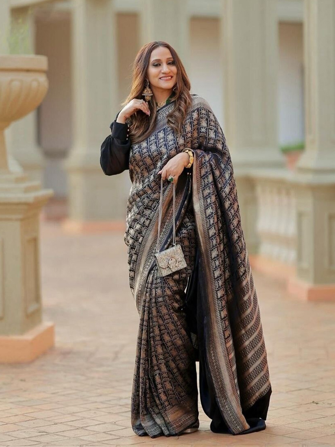

RadadiyaTRD Ethnic Motifs Woven Design Zari Silk Cotton Saree, Black