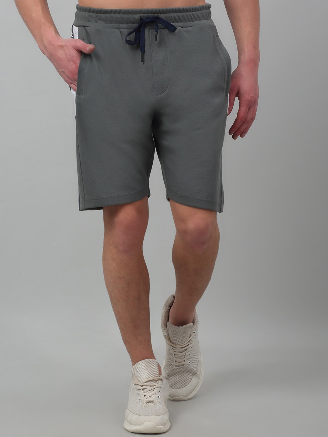 

Cantabil Men Mid Rise Sports Shorts, Green