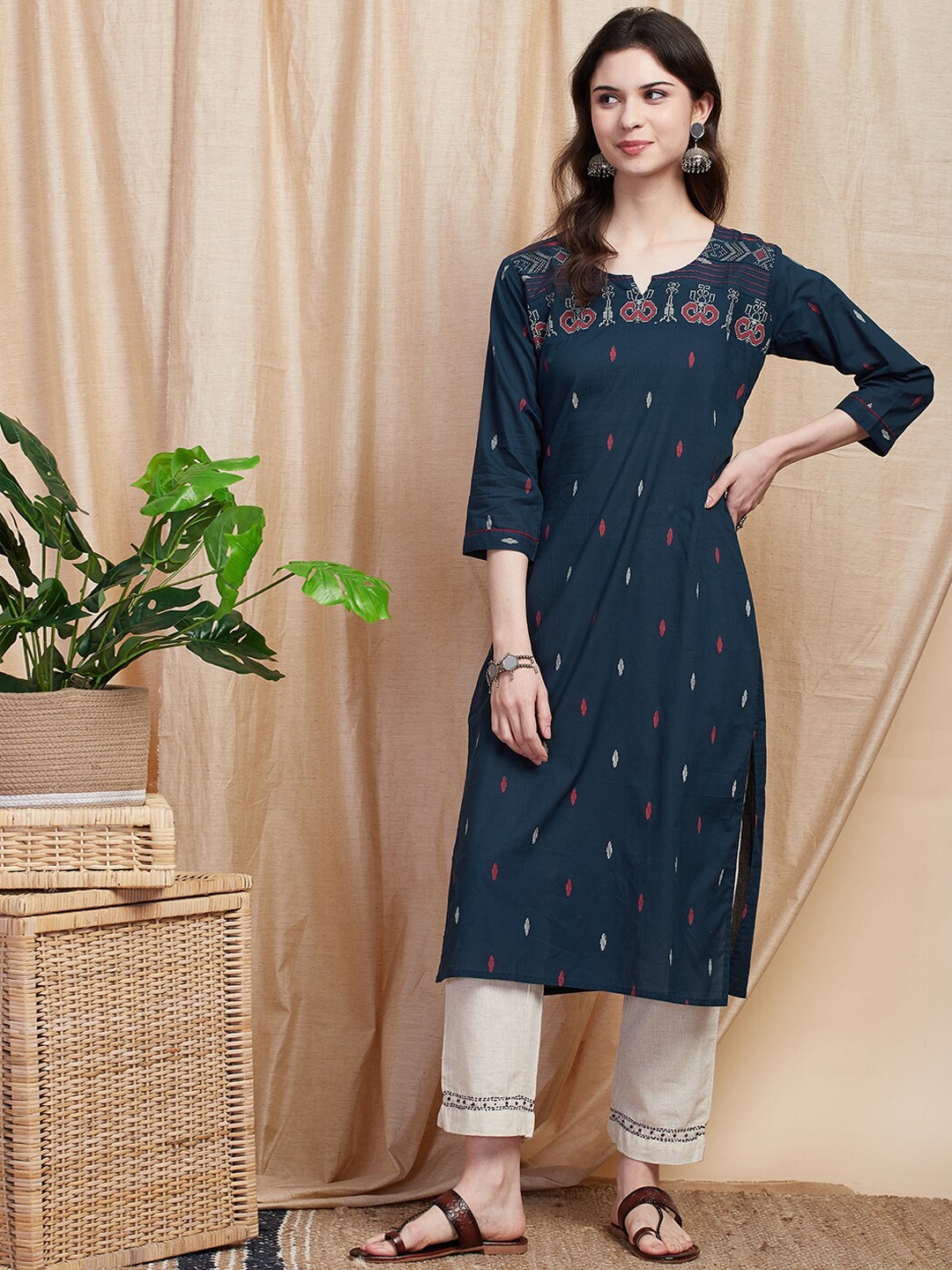 

FASHOR Navy Blue Geometric Printed Notched Neck Straight Kurta