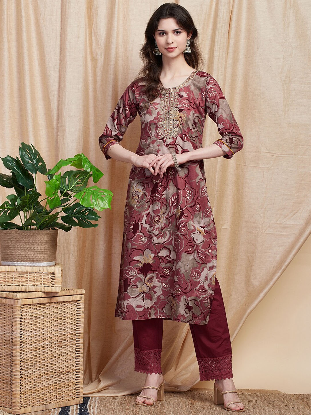 

FASHOR Pink Floral Printed Thread Work Pure Cotton Straight Kurta