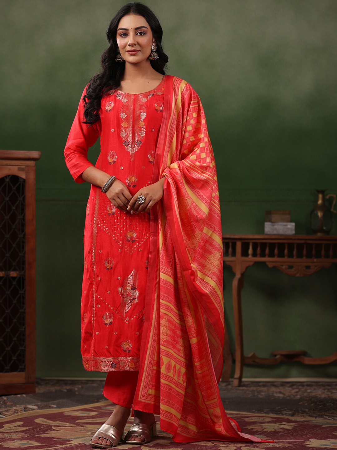 

FASHOR Round Neck Regular Straight Kurta with Trousers & With Dupatta, Coral