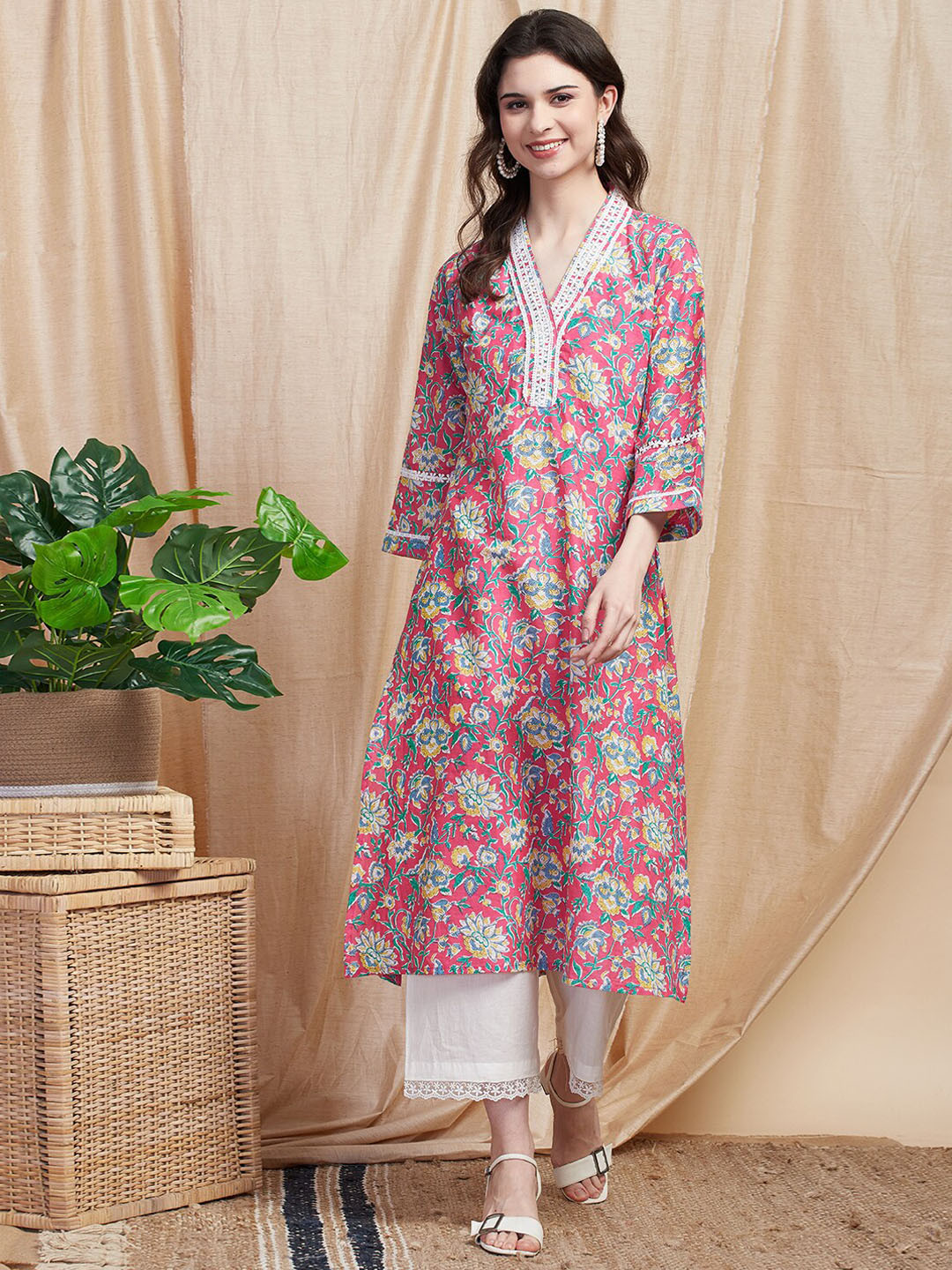 

FASHOR Pink Floral Printed Pure Cotton Lace Straight Kurta