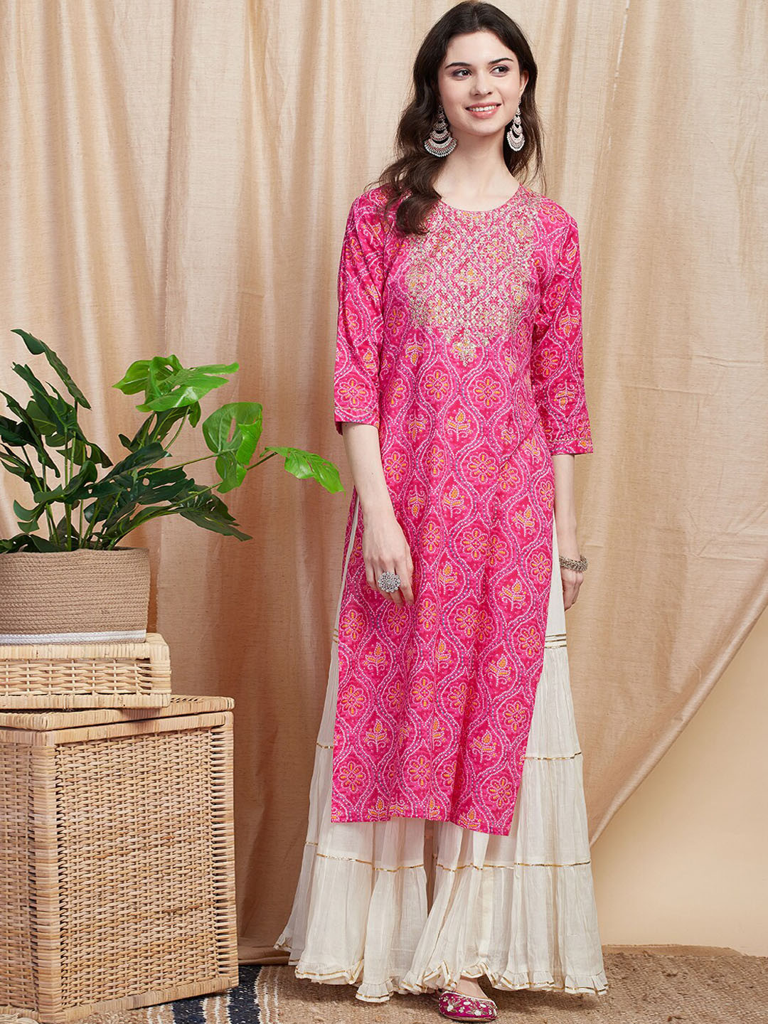 

FASHOR Pink Bandhani Printed Thread Work Sequined Pure Cotton Straight Kurta