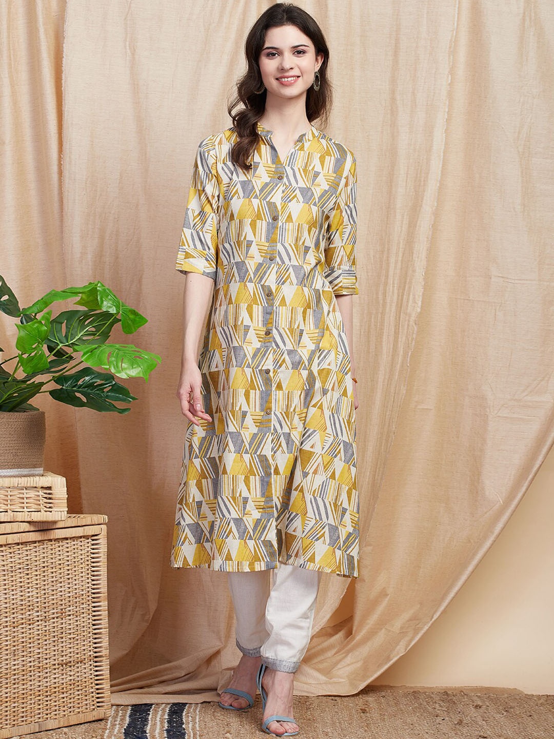 

FASHOR White Geometric Printed Mandarin Collar Pure Cotton A-Line Kurta