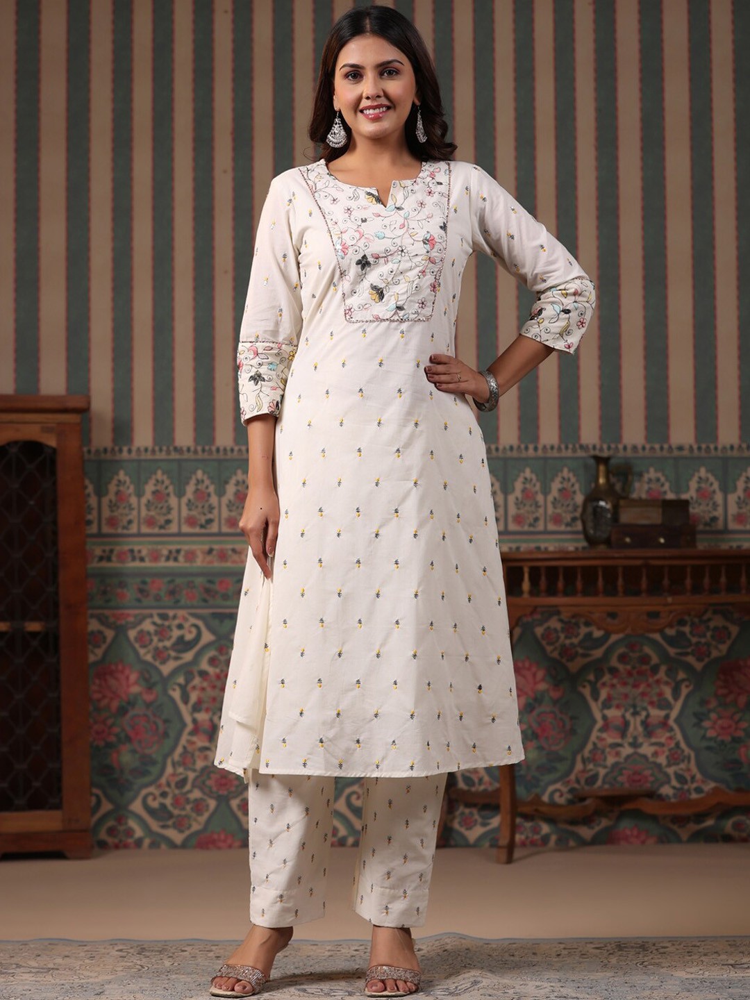 

FASHOR Floral Embroidered Pure Cotton Straight Kurta with Trousers, Off white