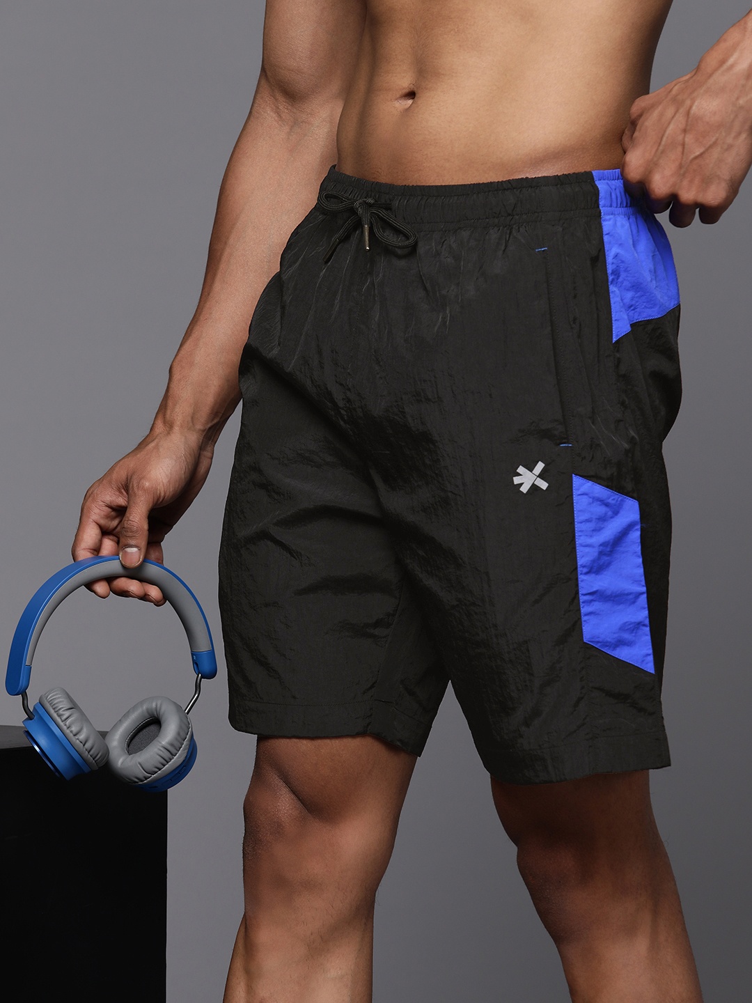 

HRX by Hrithik Roshan Men Colourblocked Sports Shorts Technology, Black