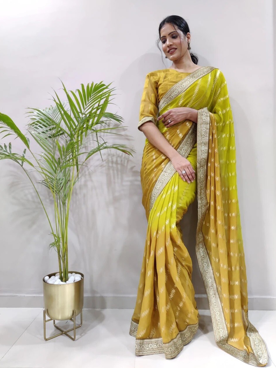 

bansari textiles Floral Gotta Patti Leheriya Zari Saree, Mustard