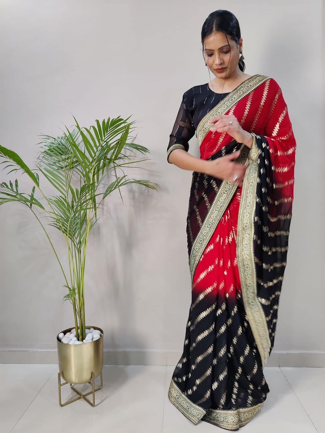 

bansari textiles Floral Gotta Patti Leheriya Zari Saree, Red