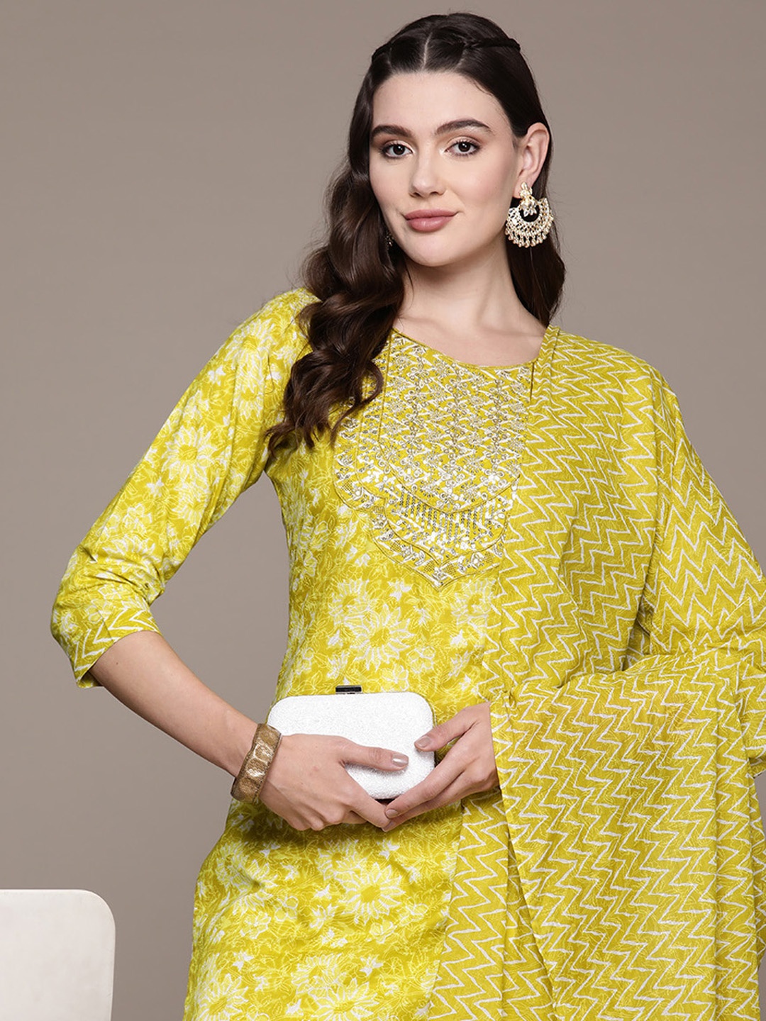 

Readiprint Fashions Floral Printed Sequinned Pure Cotton Kurta with Trousers & Dupatta, Lime green