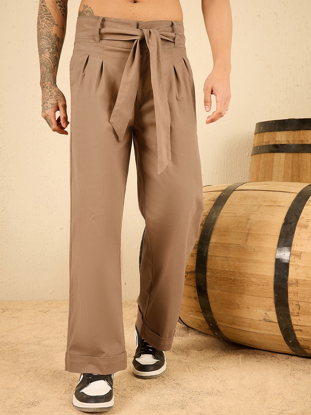 

FUGAZEE Men Relaxed Low-Rise Cotton Parallel Trousers, Brown