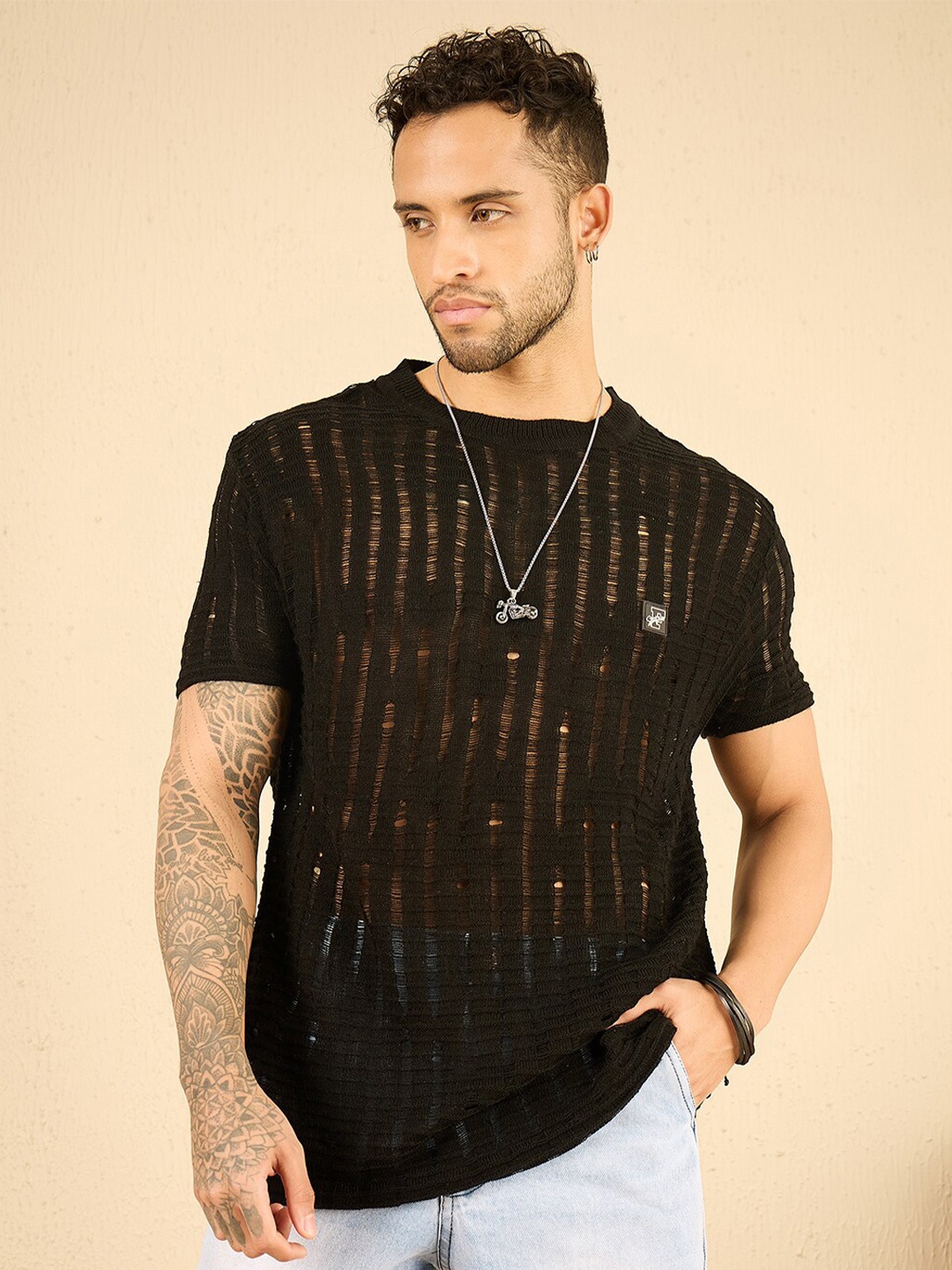 

FUGAZEE Black Extended Sleeves Cotton T-shirt