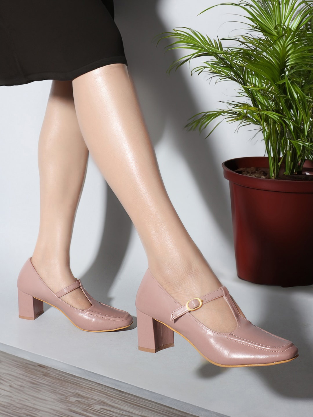 

ICONICS Square Toe Block Heel Pumps, Peach