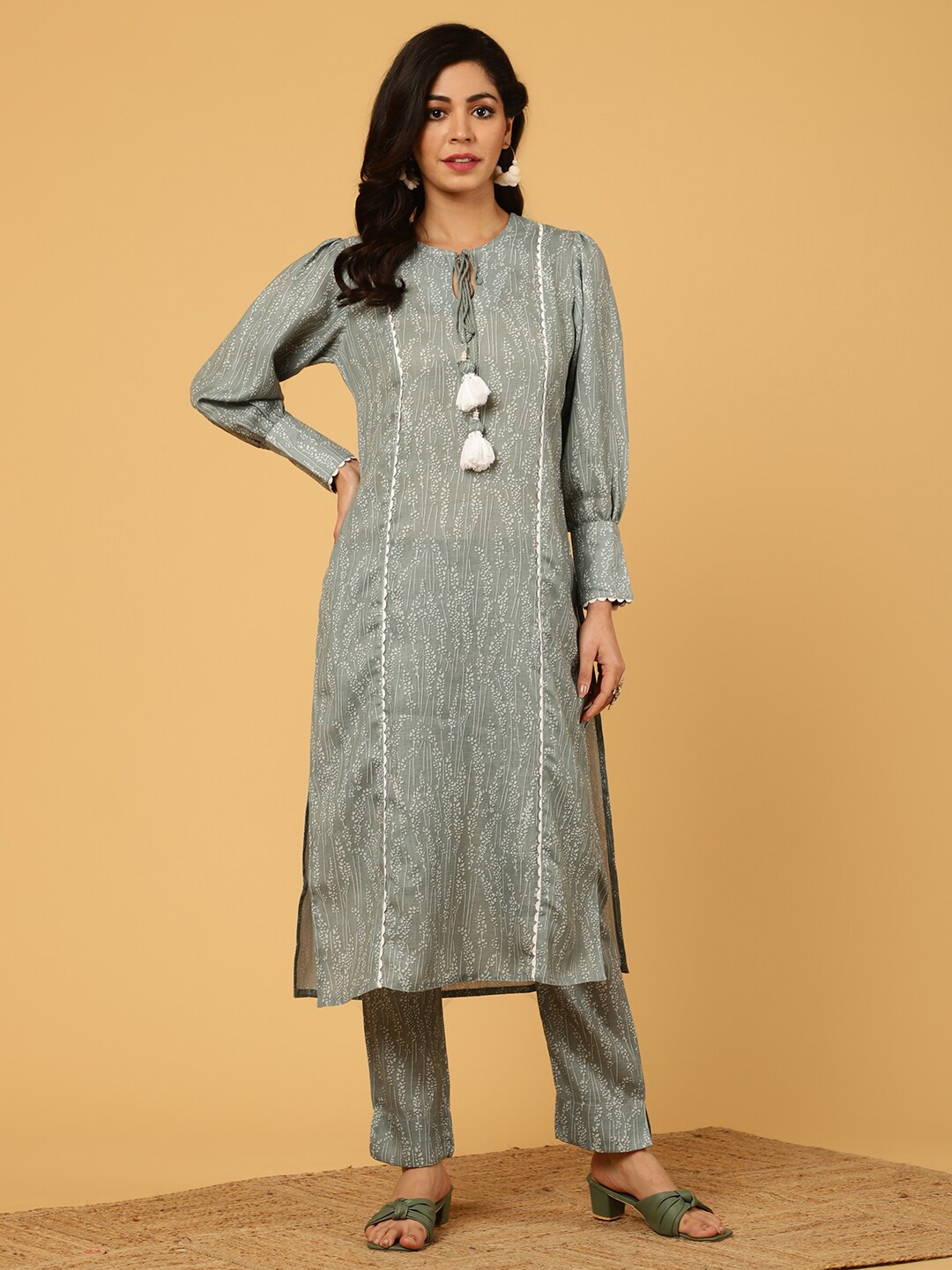 

Jaipur Kurti Abstract Printed Straight Kurta With Pants, Grey