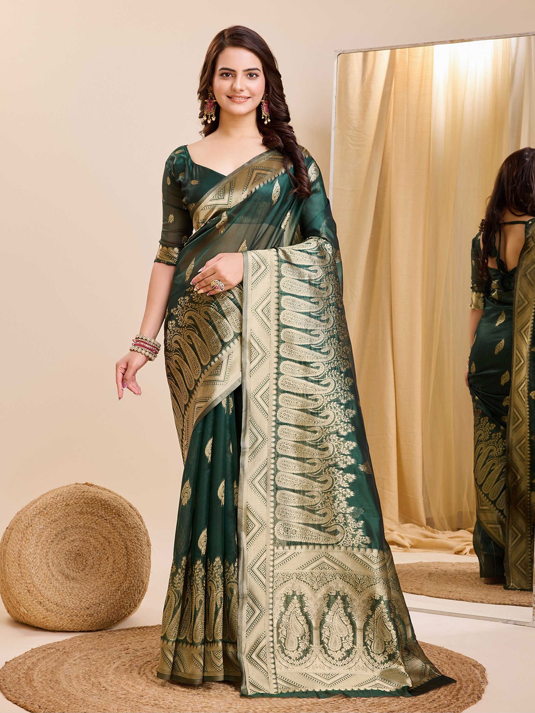 

VAIRAGEE Woven Design Ethnic Motifs Zari Banarasi Saree, Green
