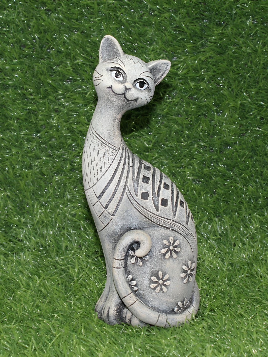 

Vikarafty Grey Birds and Animals Curio Showpiece