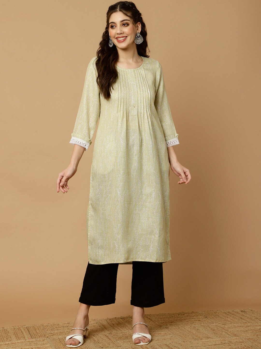 

Jaipur Kurti Floral Printed Pleated Detail Straight Kurta, Yellow