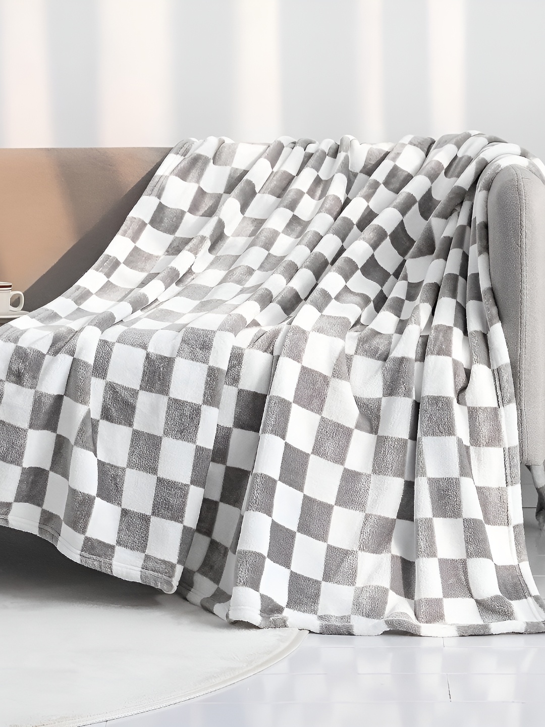 

Nivasam Grey & White Checked Microfiber AC Room 300 GSM Double Bed Blanket