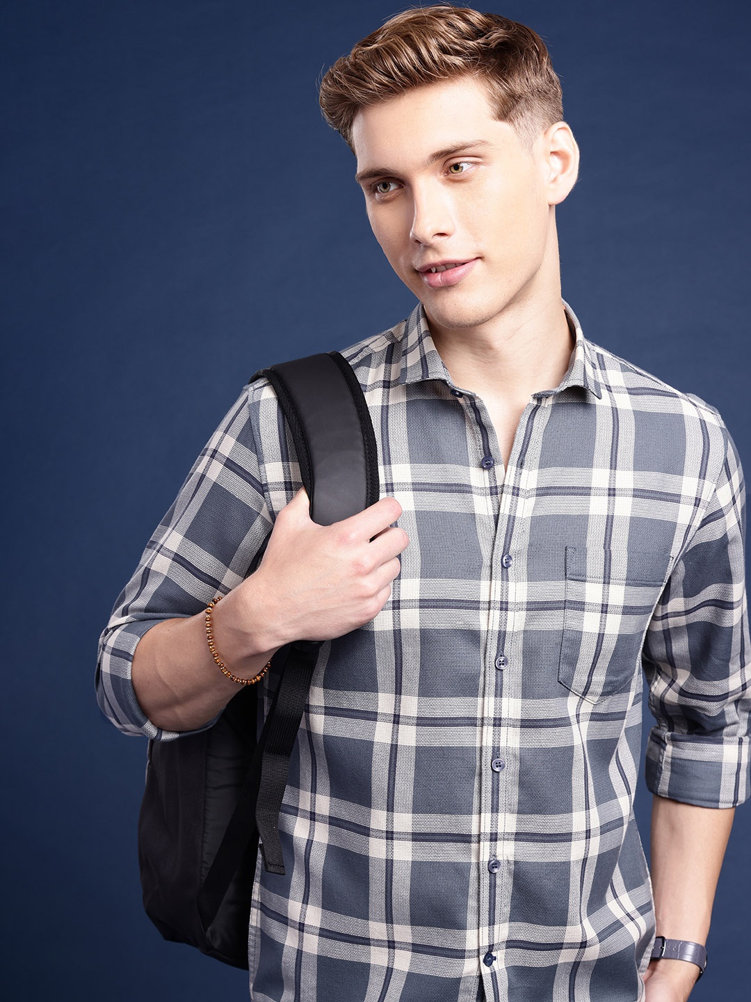 

Mast & Harbour Men Standard Checked Casual Shirt, Grey