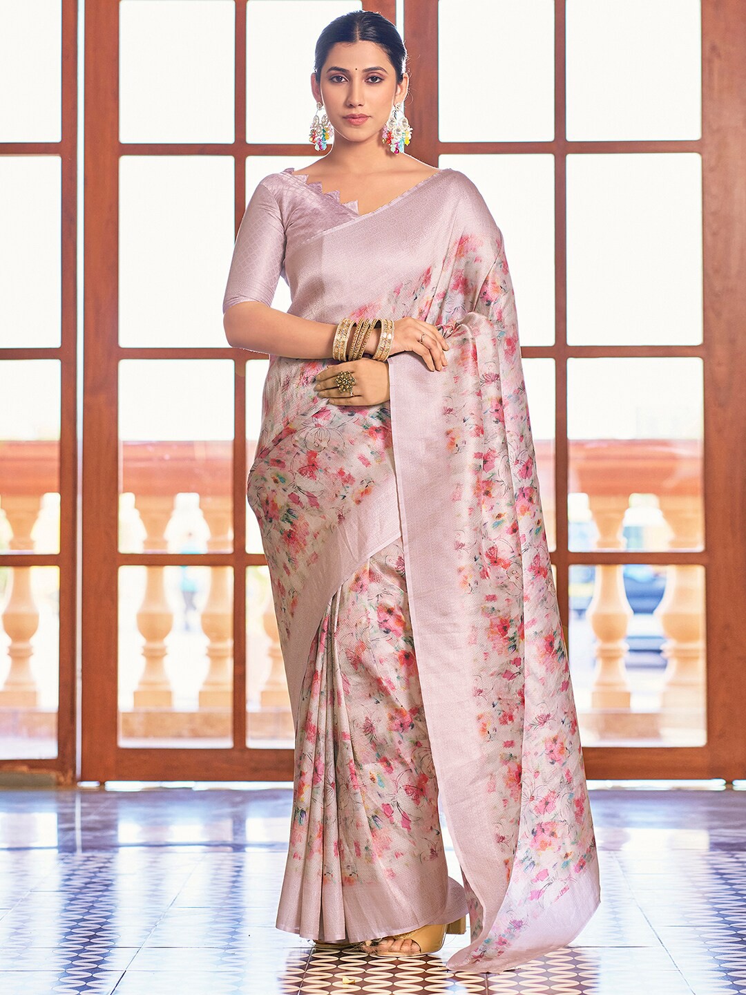 

Mitera Floral Printed Banarasi Saree, Peach