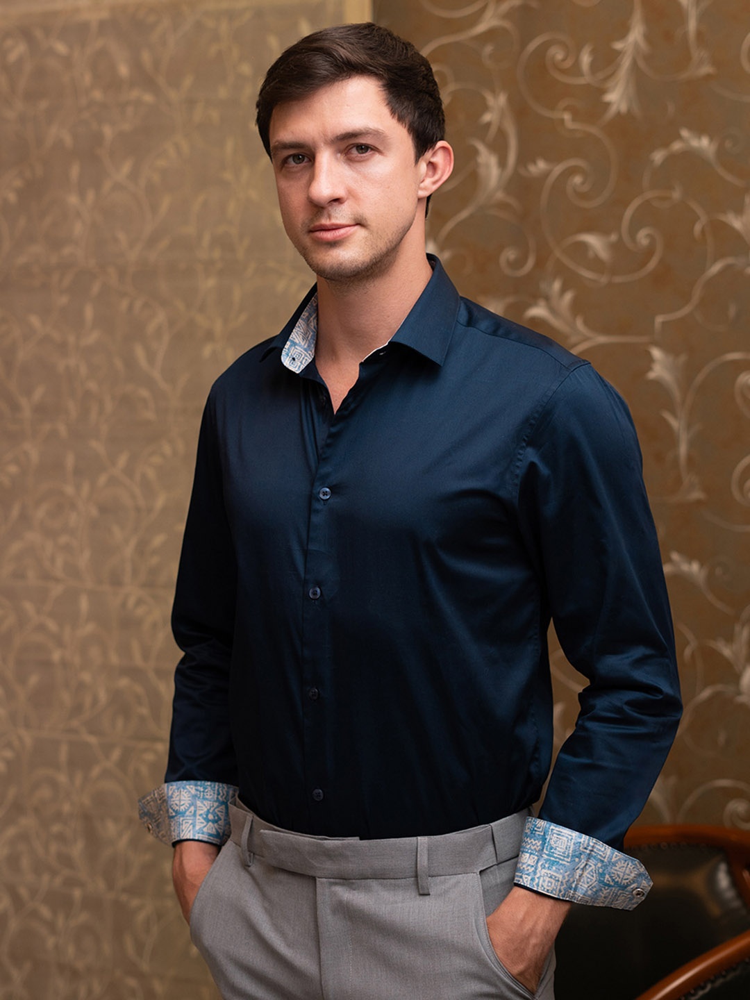 

ARISTOBRAT Premium Slim Fit Cotton Formal Shirt, Navy blue