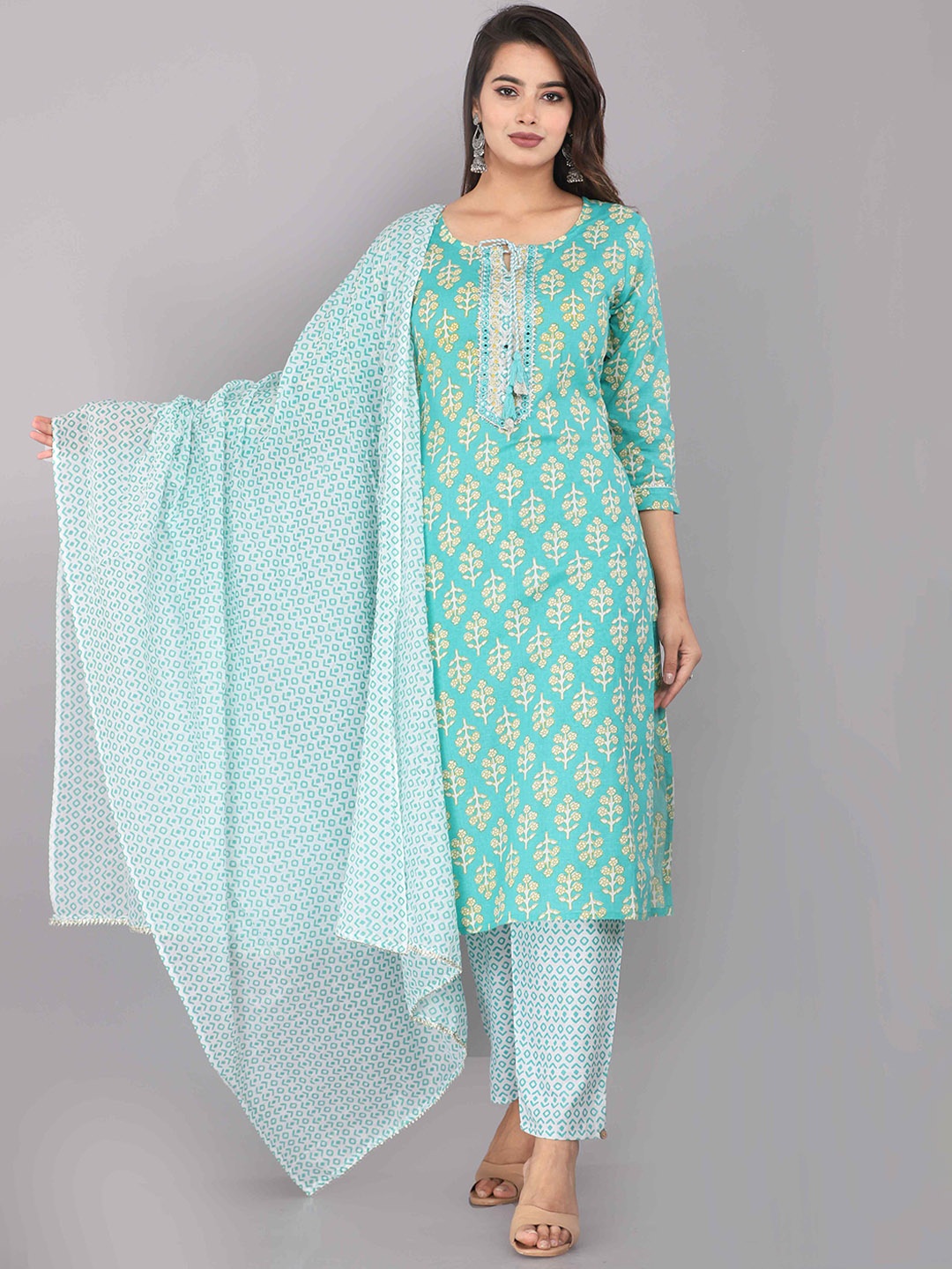 

HIGHLIGHT FASHION EXPORT Floral Printed Regular Kurta With Trousers & Dupatta, Green