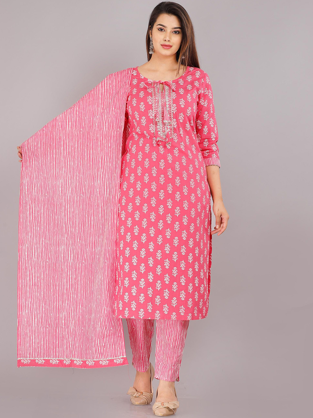 

HIGHLIGHT FASHION EXPORT Floral Printed Regular Kurta With Trousers & Dupatta, Pink