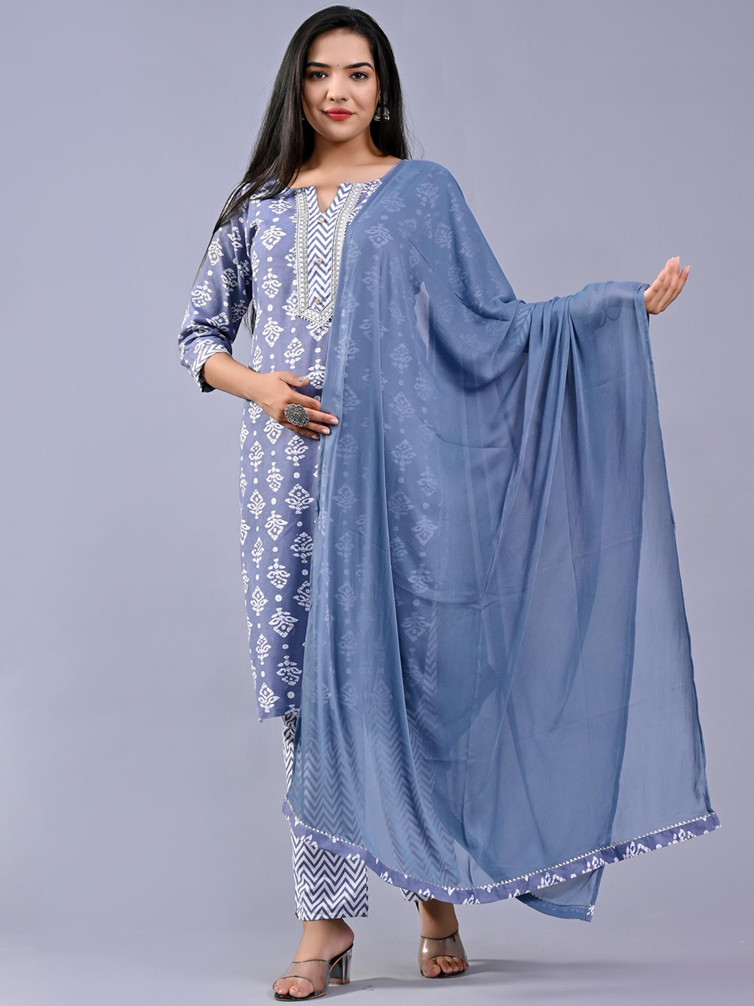 

HIGHLIGHT FASHION EXPORT Floral Printed Gotta Patti Straight Kurta With Trouser & Dupatta, Blue