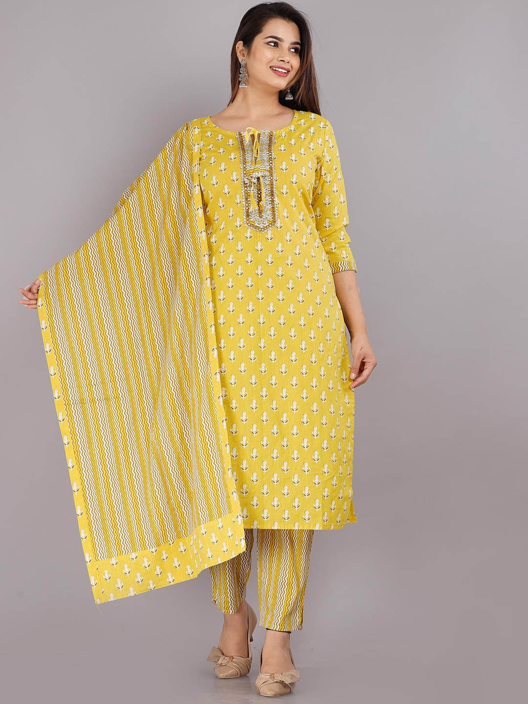 

HIGHLIGHT FASHION EXPORT Floral Printed Round Neck Straight Kurta with Trousers & Dupatta, Yellow