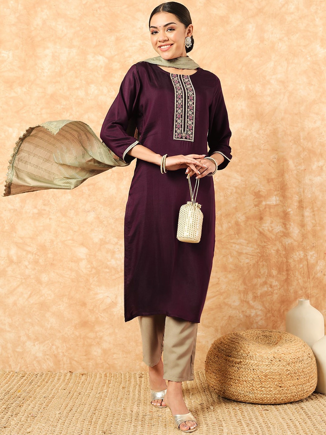 

THE52 Floral Embroidered Thread Work Round Neck Straight Kurta With Trousers & Dupatta, Burgundy