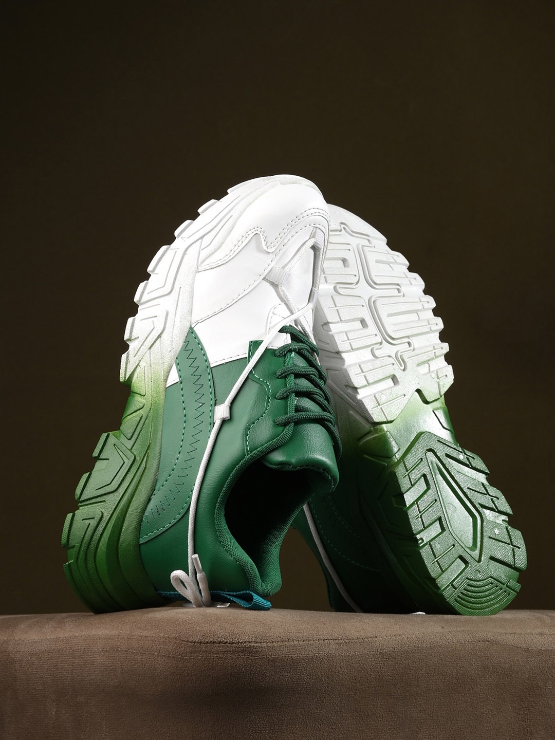 

The Roadster Lifestyle Co. Women White & Green Colorblocked Sneakers