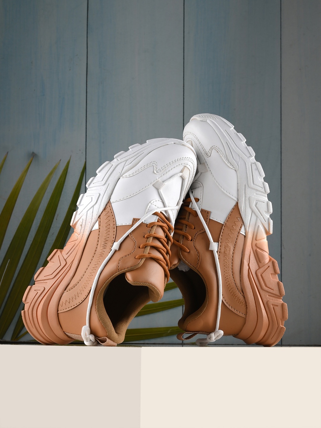 

The Roadster Lifestyle Co. Women White & Brown Colorblocked Sneakers