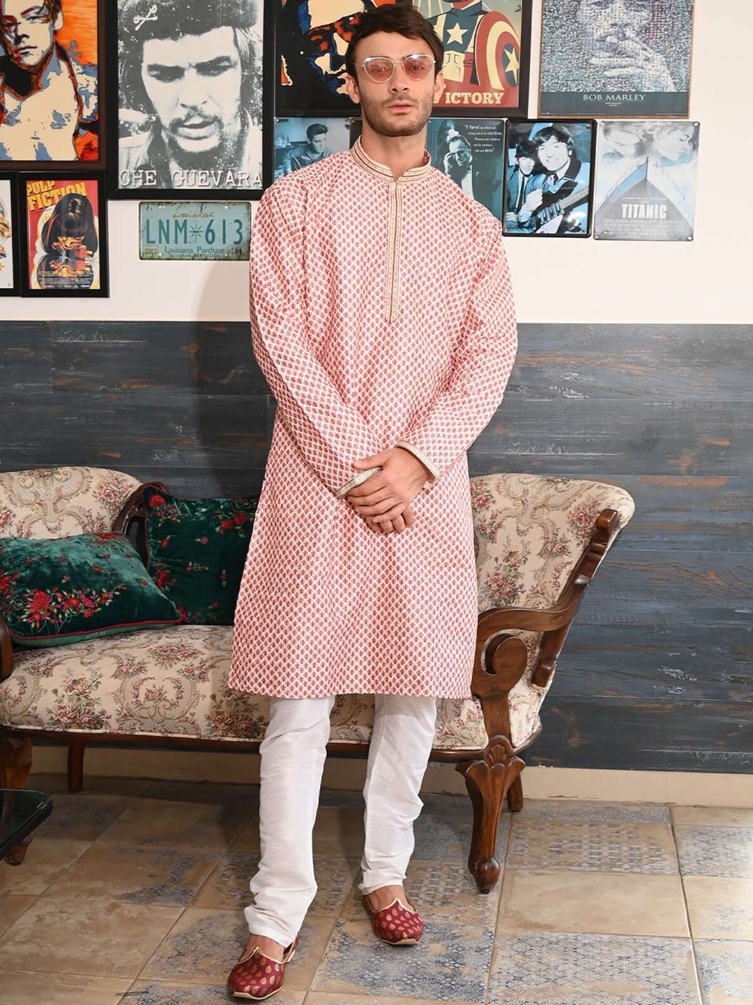 

ODETTE Floral Printed Mandarin Collar Regular Straight Kurta With Pyjamas, Red