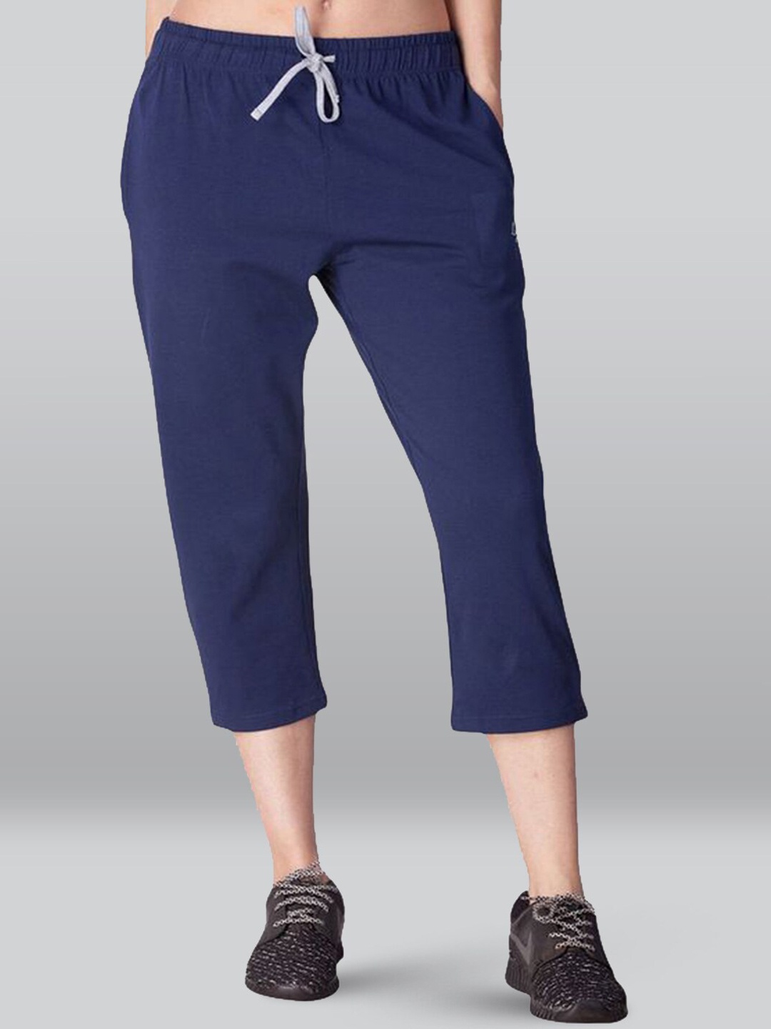 

LYRA Women Mid-Rise Cotton Three-Fourth Track Pants, Navy blue
