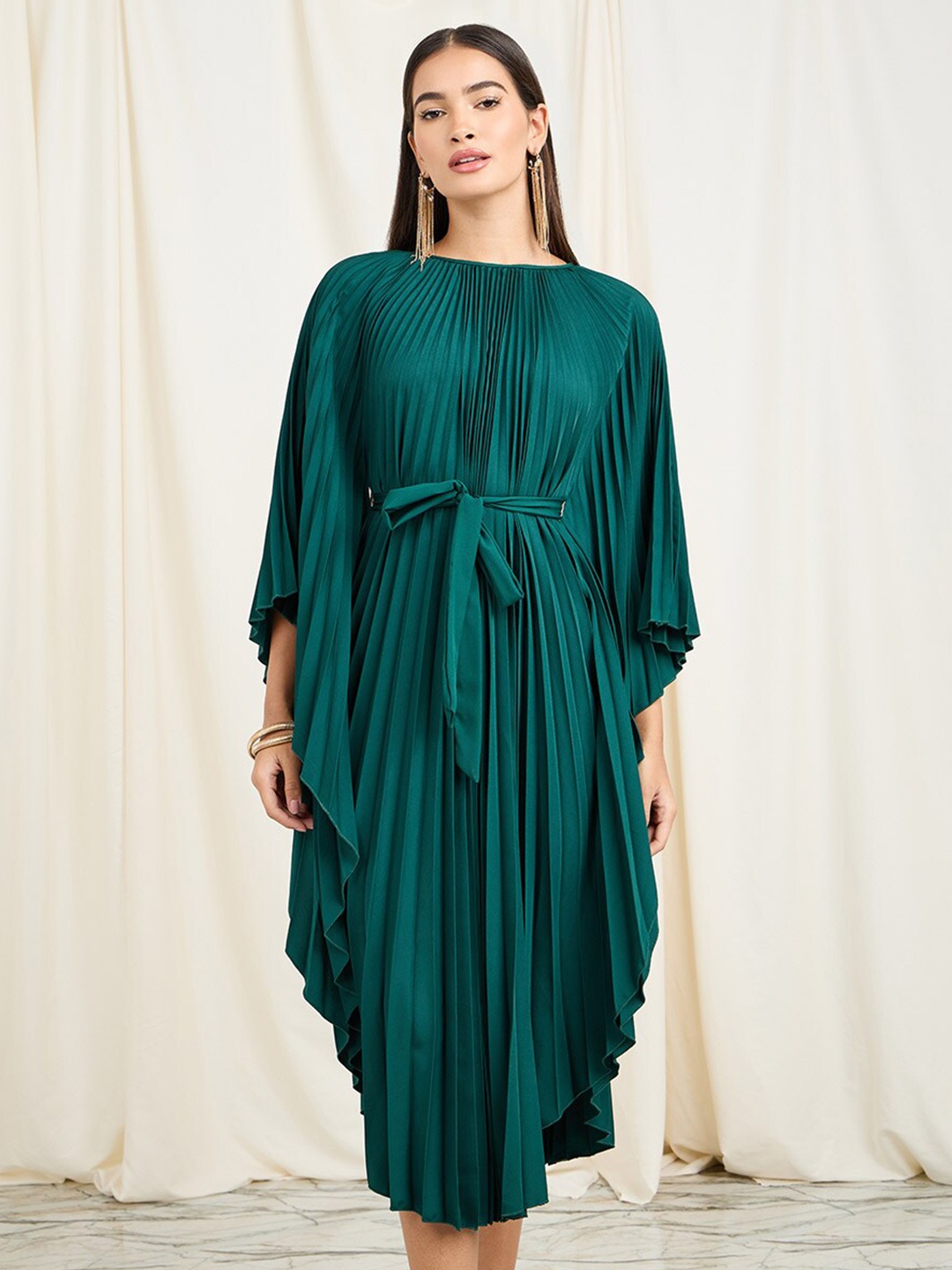 

Styli Green Flared Sleeve Tie-Up Detail Accordion Pleats Kaftan Midi Dress