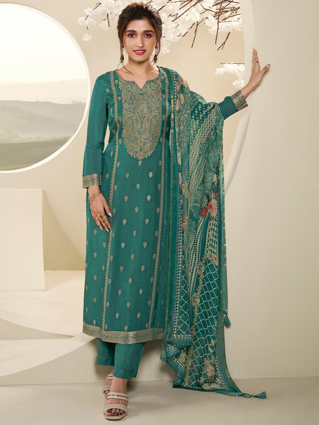 

Seerat Ethnic Motifs Printed Round Neck Long Sleeves Kurti with Trousers & Dupatta, Sea green