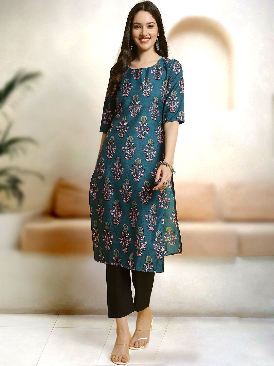 

7Threads Ethnic Motifs Printed Regular Round Neck Straight Kurta with Trouser, Green
