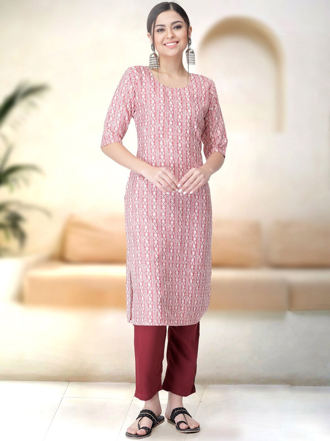 

7Threads Ethnic Motifs Printed Round Neck Kurta with Trousers, Pink