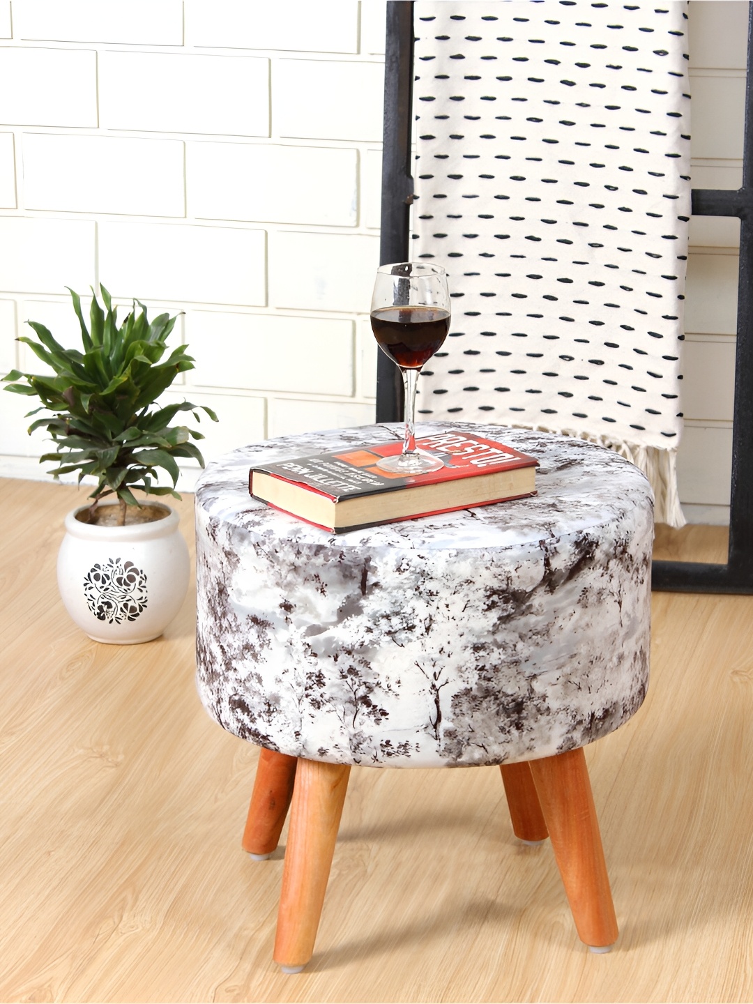 

Shadowkart Printed Round Pouffes Sitting Mudda Puffies Stool Ottomans, White