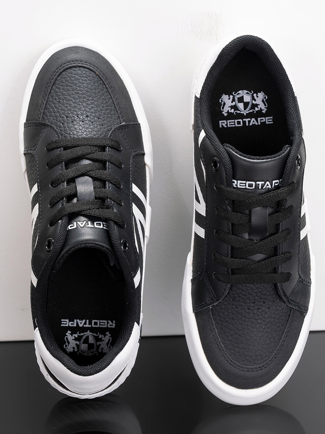 

Red Tape Women Textured Sneakers, Black