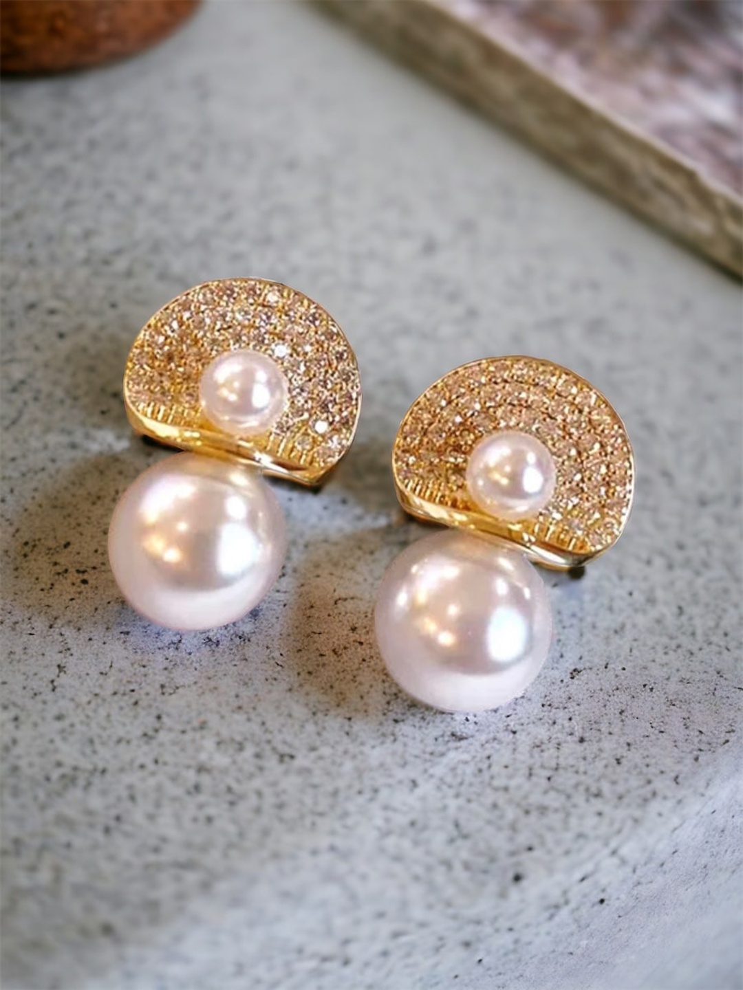 

ISHKAARA Gold-Plated Classic Studs Earrings